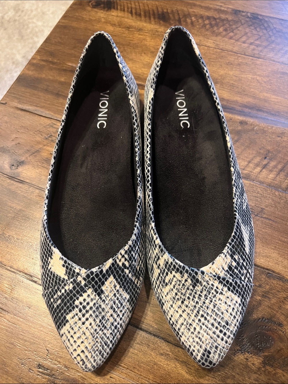 Vionic Womens 8.5 Caballo Ballet Flat Snake Print Leather Pointed Toe Slip On
